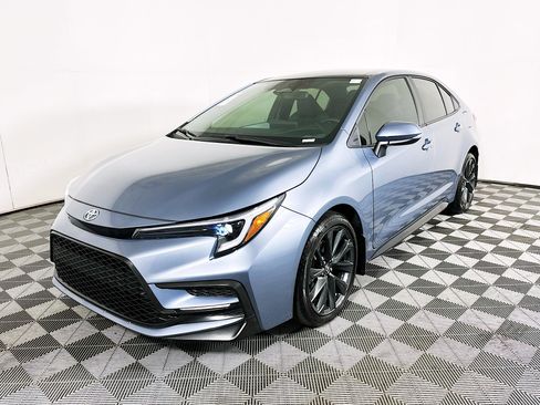 Used 2025 Toyota Corolla SE image 7