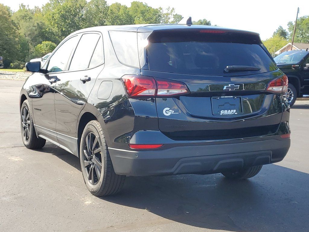 Used 2024 Chevrolet Equinox LS w/ LS Convenience Package FWD image 4