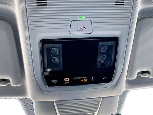 Certified 2025 Volkswagen Tiguan SE image 28