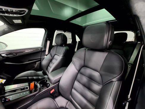 New 2026 Porsche Macan GTS image 5