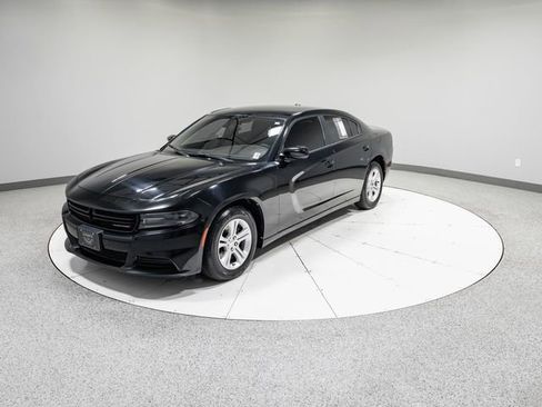 Used 2019 Dodge Charger SXT RWD image 33