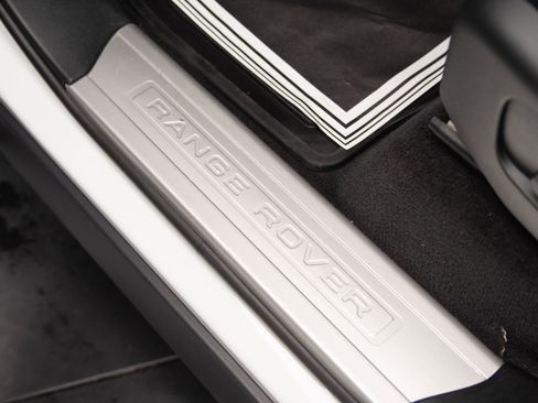 Used 2019 Land Rover Range Rover Sport HSE image 25