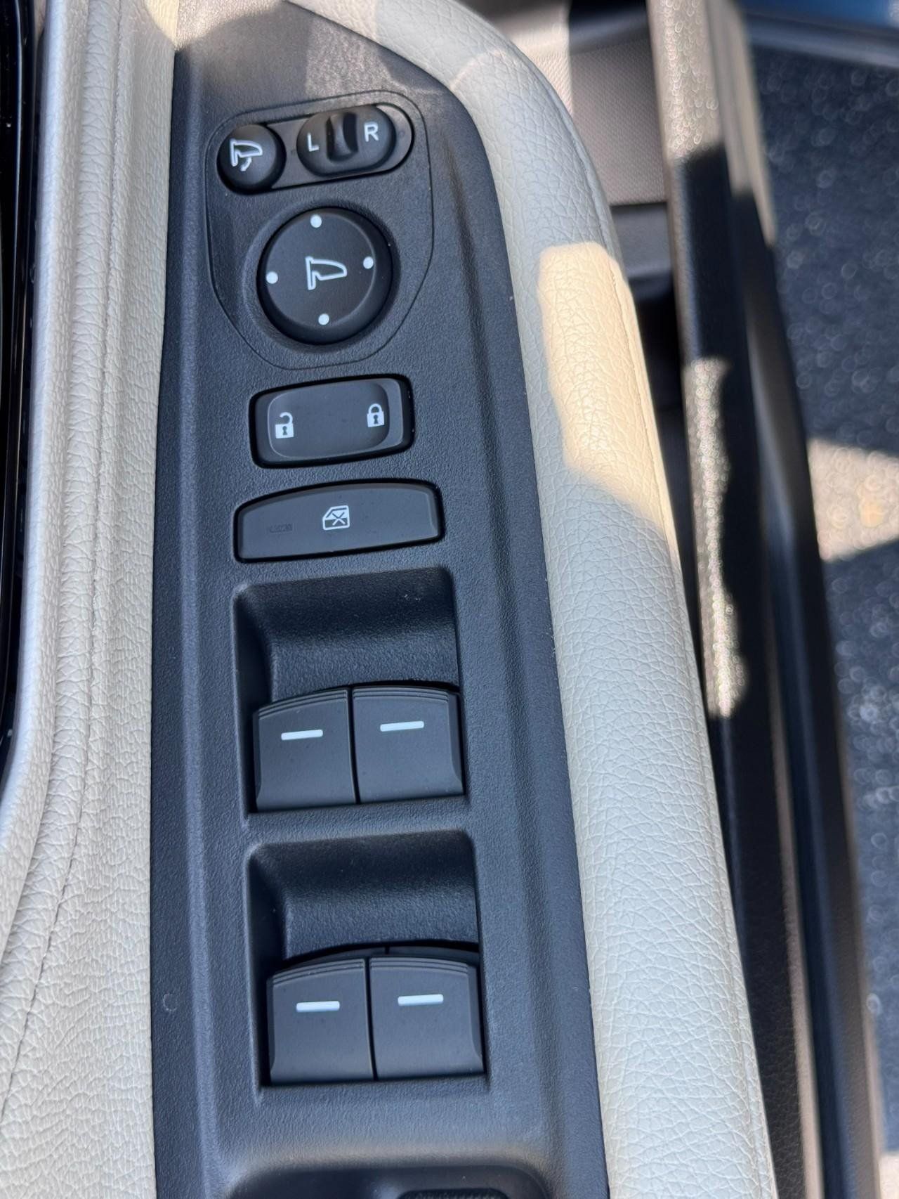 Certified 2025 Honda Odyssey Elite image 17