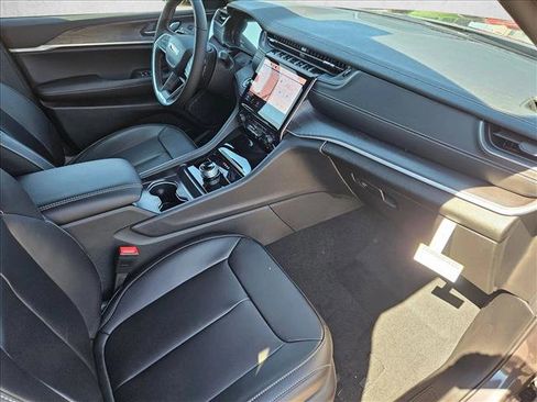 New 2025 Jeep Grand Cherokee L Limited w/ Black Appearance Package image 15