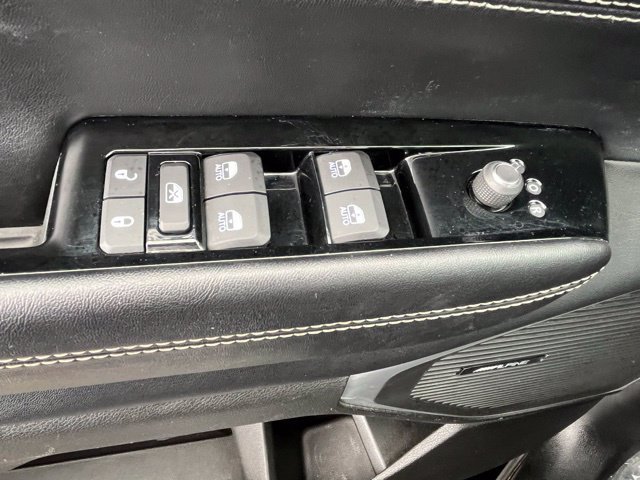 Used 2023 Jeep Wagoneer L Series III w/ Preferred Equipment Group AWD/4WD image 21