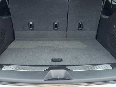 New 2025 Chevrolet Suburban Premier image 26