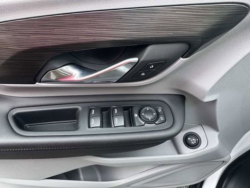 Used 2023 GMC Terrain SLE w/ Driver Convenience Package image 11