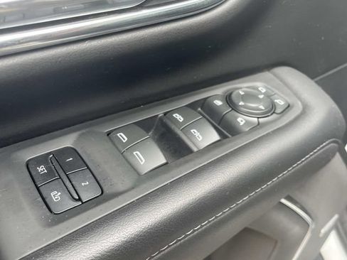 Used 2023 Chevrolet Tahoe Z71 w/ Luxury Package AWD/4WD image 18
