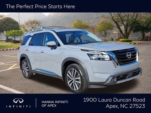 Used 2022 Nissan Pathfinder Platinum w/ Cargo Package image 1