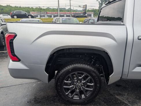 Used 2023 Toyota Tundra Platinum AWD/4WD image 8