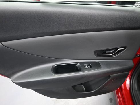 Certified 2025 Hyundai Elantra Sport image 27