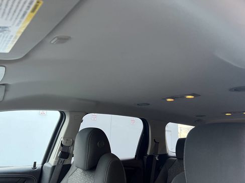 Used 2013 GMC Acadia SLE image 26