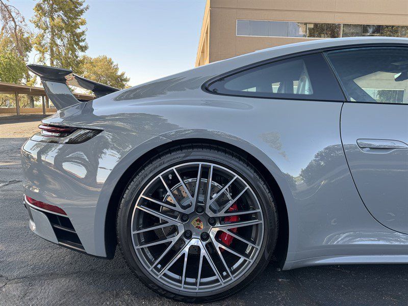 Used 2024 Porsche 911 Carrera 4S w/ Premium Package AWD/4WD image 30