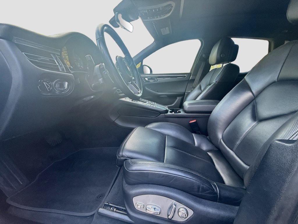 Used 2021 Porsche Macan S AWD/4WD image 23