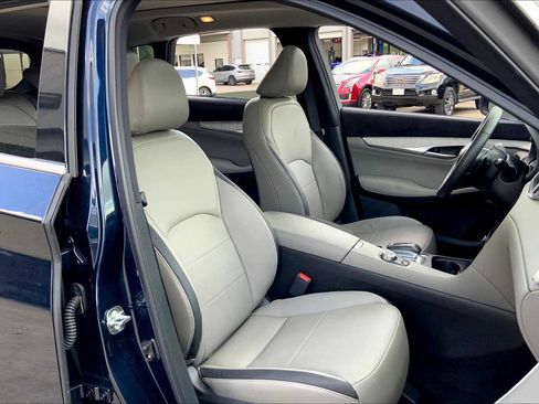 Used 2024 INFINITI QX50 Sensory image 8