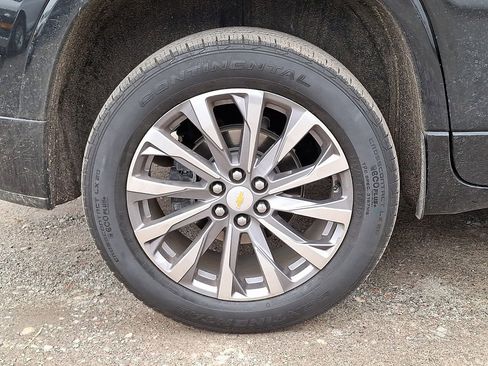 Used 2023 Chevrolet Traverse Premier image 35