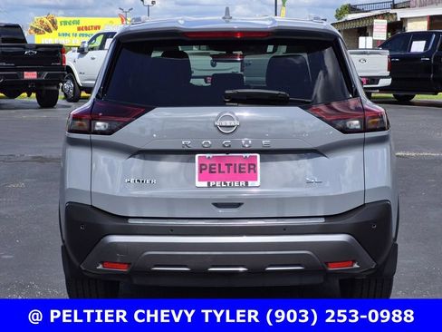 Used 2023 Nissan Rogue SL w/ SL Premium Package FWD image 5