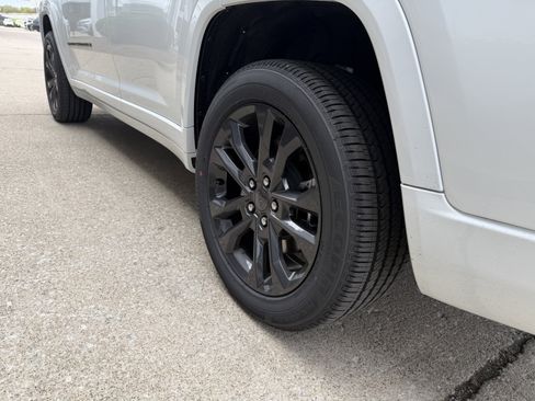 New 2026 Jeep Grand Cherokee L Limited image 15