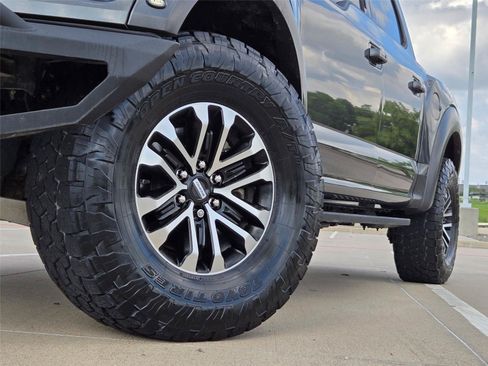 Used 2019 Ford F150 Raptor w/ Equipment Group 802A Luxury AWD/4WD image 8