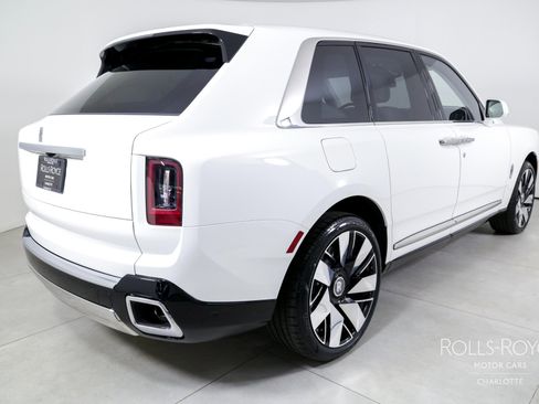 Certified 2025 Rolls-Royce Cullinan image 2