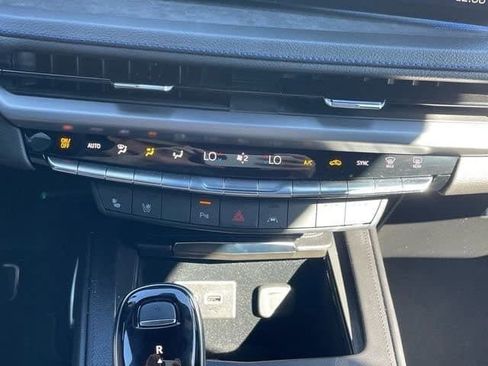 Used 2025 Cadillac XT4 Sport image 17