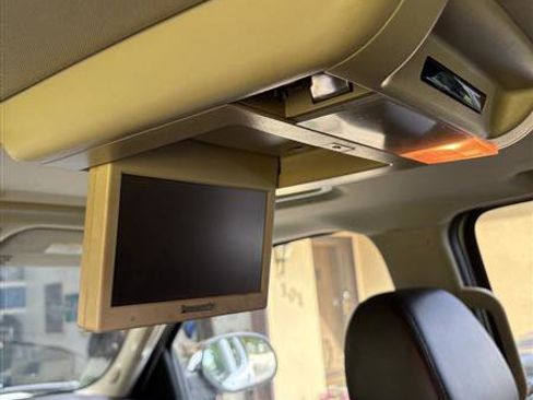 Used 2009 Chevrolet Suburban LTZ image 15