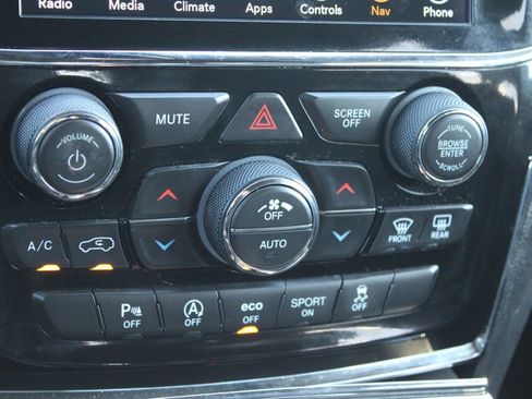 Used 2019 Jeep Grand Cherokee Limited image 41