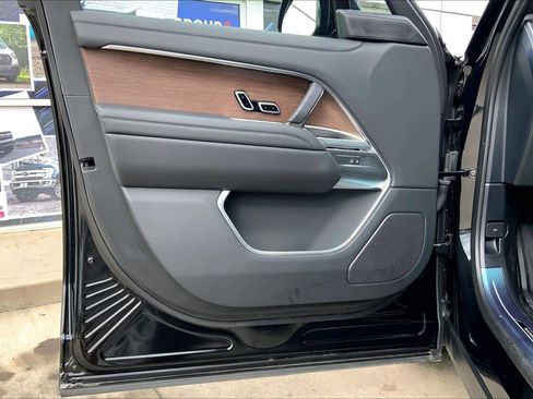 Used 2025 Land Rover Range Rover SE AWD/4WD image 22