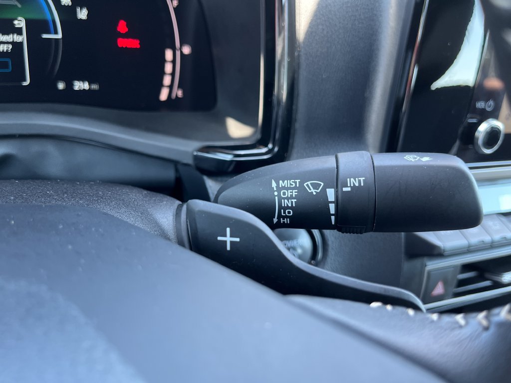 Used 2025 Toyota Camry SE FWD image 19