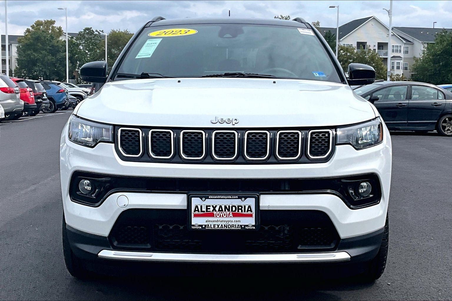 Used 2023 Jeep Compass Limited AWD/4WD image 3
