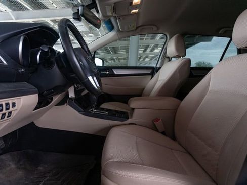 Used 2017 Subaru Outback 2.5i Premium image 8