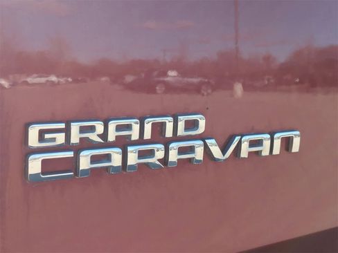 Used 2014 Dodge Grand Caravan SXT w/ UConnect Hands-Free Group image 13