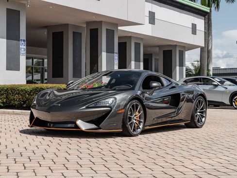 Used 2019 McLaren 570S RWD image 23