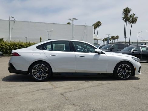 New 2026 BMW 550e xDrive AWD/4WD image 3