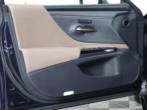Certified 2025 Lexus ES 300h w/ Premium Package FWD image 12