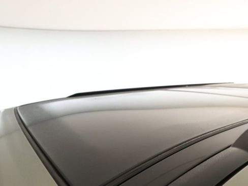 Used 2020 Land Rover Defender 110 S image 8