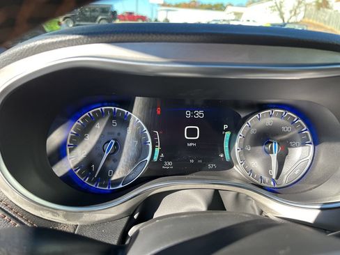New 2026 Chrysler Pacifica Pinnacle FWD image 17