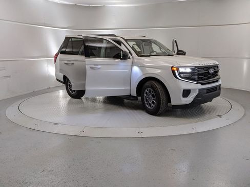 New 2025 Ford Expedition Active AWD/4WD image 7