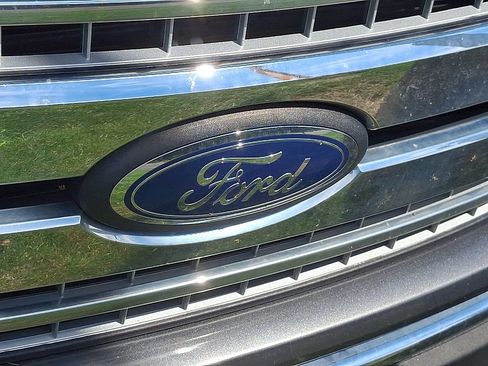 Used 2019 Ford F150 XLT w/ Equipment Group 302A Luxury AWD/4WD image 10