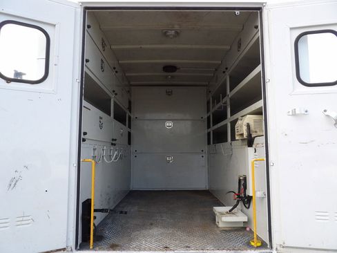 Used 2012 Ford F550 2WD Regular Cab Super Duty w/ Payload Upgrade Pkg image 47