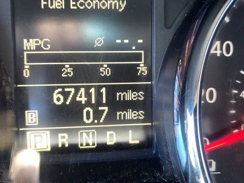Used 2015 Nissan Rogue S FWD image 29