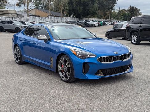 Used 2020 Kia Stinger GT2 image 2