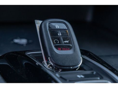 Used 2025 Honda Pilot Black Edition image 30