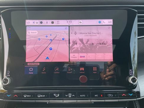 Used 2025 Jeep Wagoneer 4WD w/ Premium Group I image 13