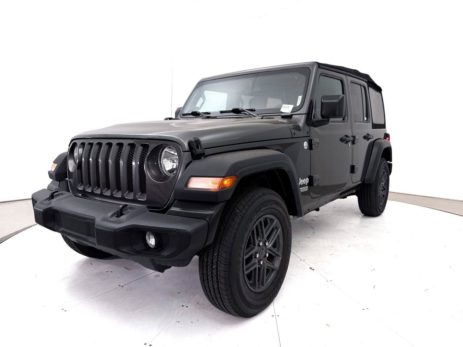 Used 2018 Jeep Wrangler Unlimited Sport AWD/4WD image 3