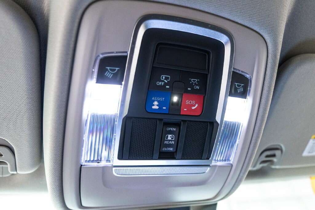 Used 2022 RAM 1500 Laramie AWD/4WD image 31