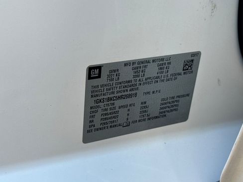 Used 2017 GMC Yukon SLT w/ Premium Edition image 31