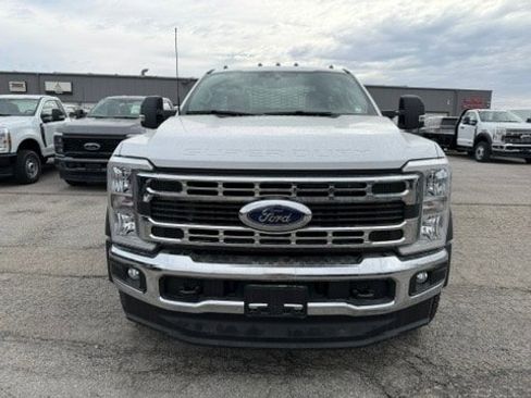 New 2025 Ford F550 4x4 Regular Cab Super Duty image 7