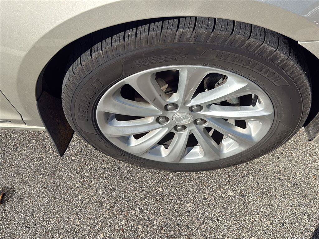 Used 2015 Buick LaCrosse Leather w/ Experience Buick Package FWD image 2