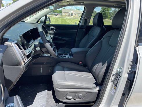 New 2026 Kia Sorento S FWD image 8